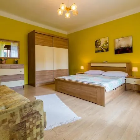 One-bedroom In Viii