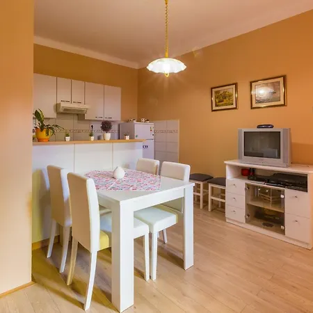 Appartamento One-bedroom In Viii *