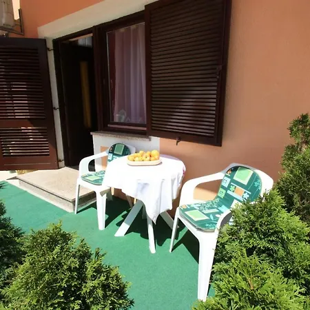 One-bedroom In Viii